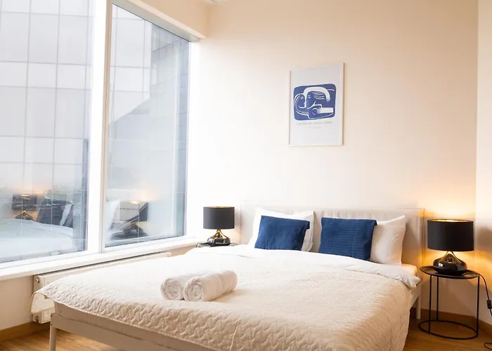 Panoramic Sea View -11th Floor *